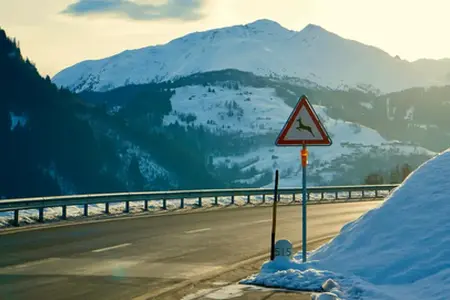 Das Autobahnnetz der Schweiz und der Ablauf des Vignette-Kaufs im Jahr 2026