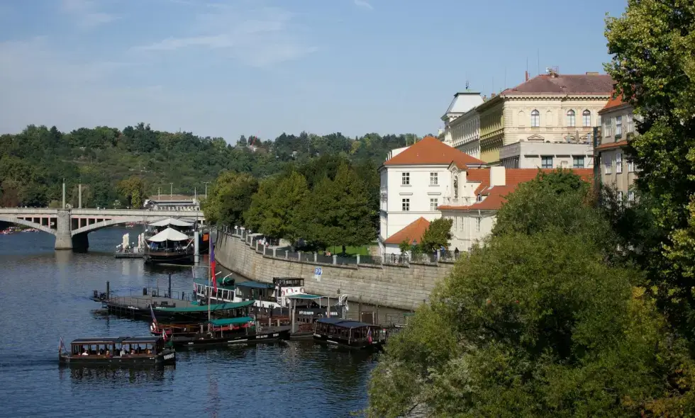 Opțiuni de călătorie și atracții turistice pe autostrăzile din Republica Cehă