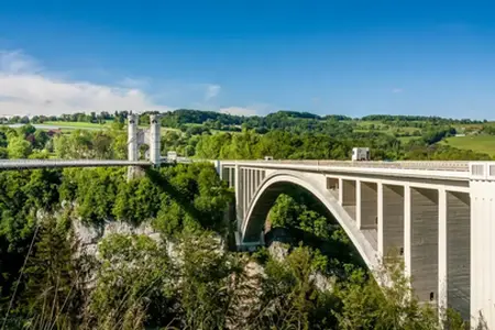Swiss motorway network and the process of purchasing the 2025 e-vignette